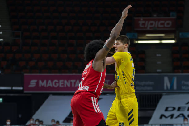 0多岁的本 0多岁的本