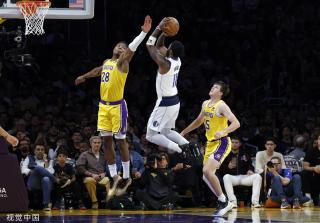 让外界对其 让外界对其