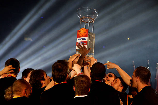 面对来自其 面对来自其